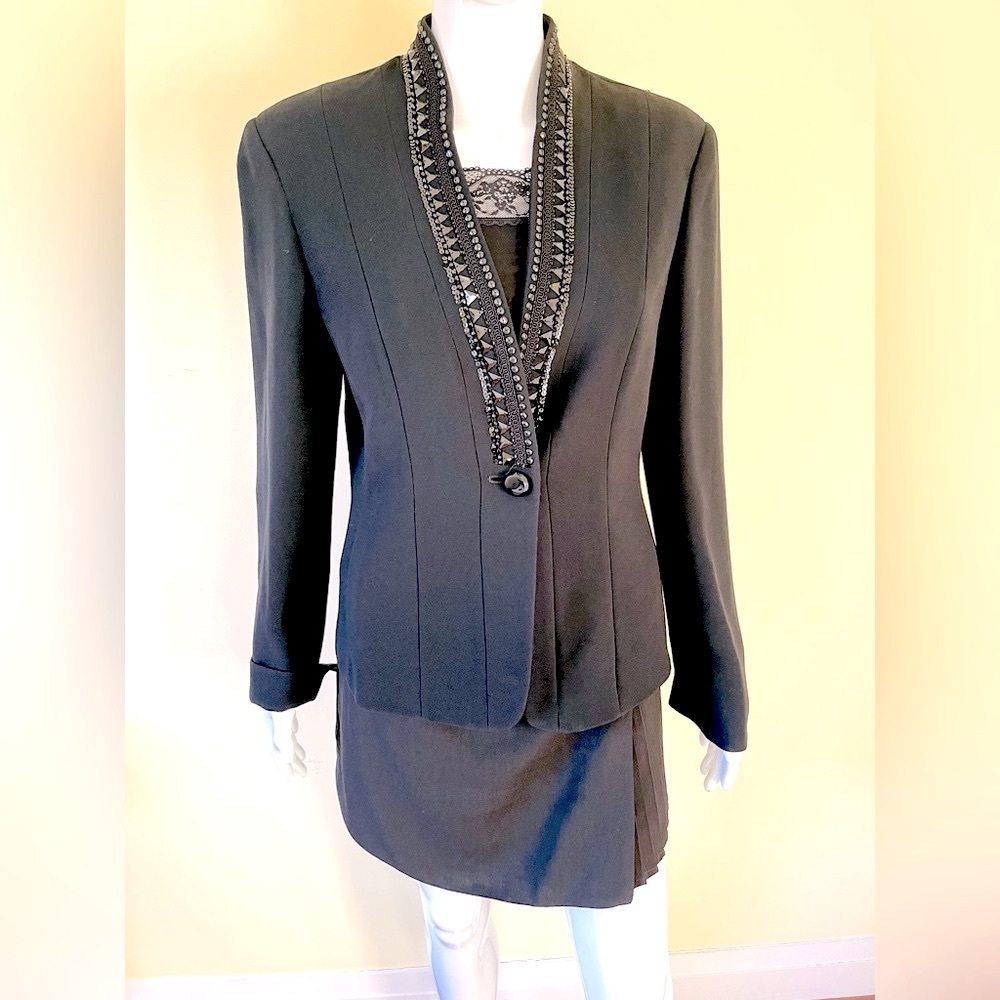 Jones New York Long black tuxedo style black blazer jacket beaded V neck US 8-10